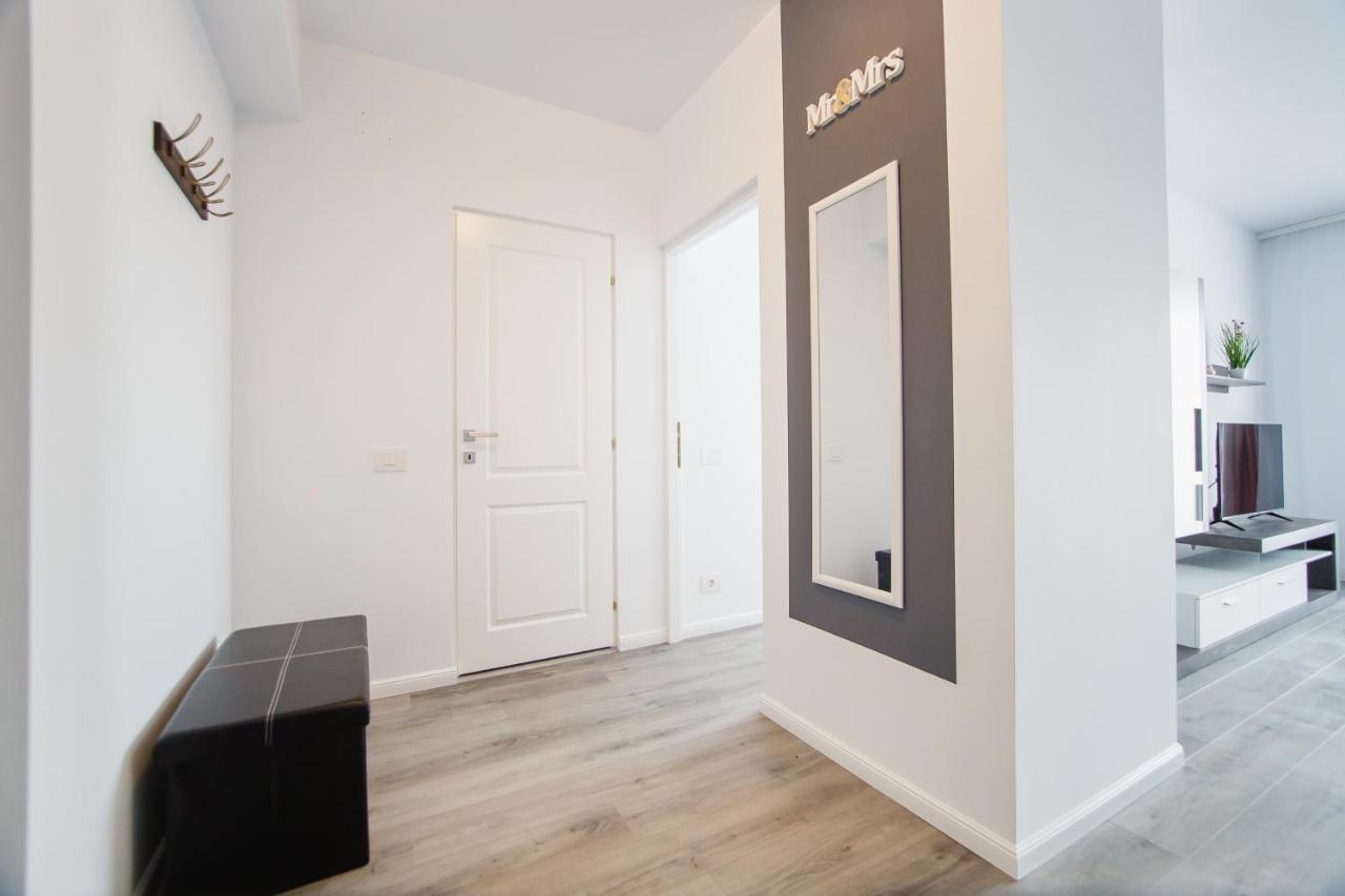 Trio Pink Apartment Oradea Luaran gambar