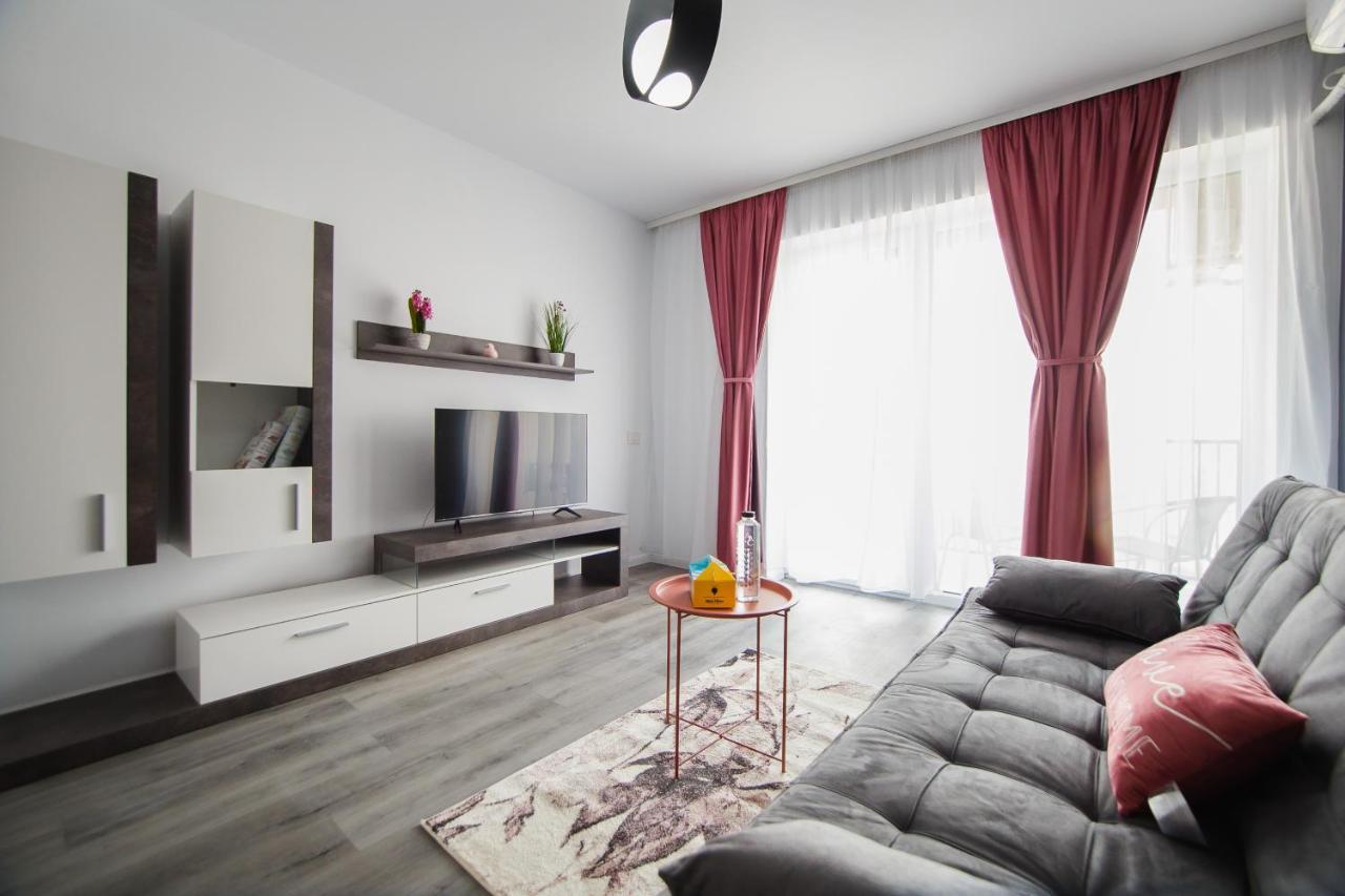 Trio Pink Apartment Oradea Luaran gambar