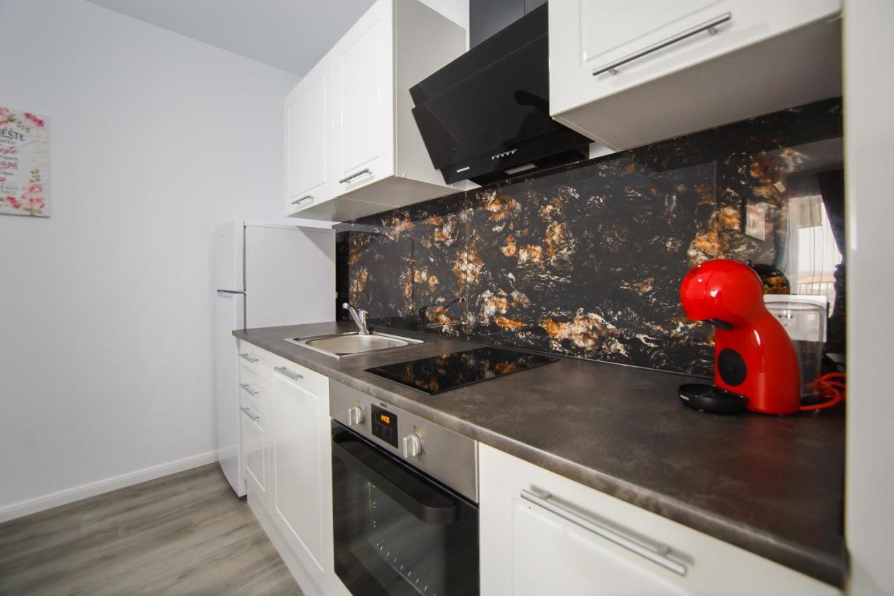 Trio Pink Apartment Oradea Luaran gambar